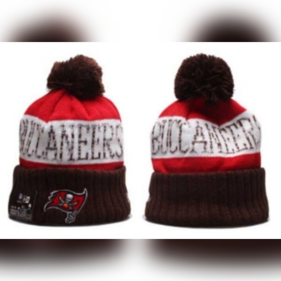 Tampa Bucs Winter Pom Knit Beanie - Picture 1 of 1